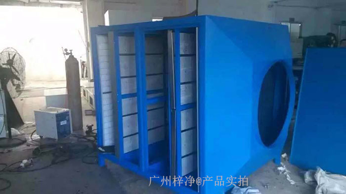 活性炭过滤箱又称为活性炭过滤风柜或者活性炭吸附箱